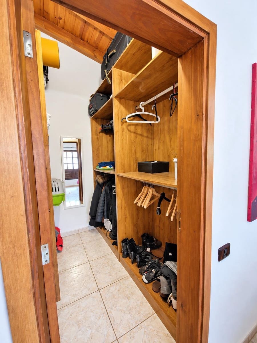 7 chambre Finca/Maison de Campagne à vendre à Guia de Isora avec piscine garage - 960 000 € (Ref: 10109715)