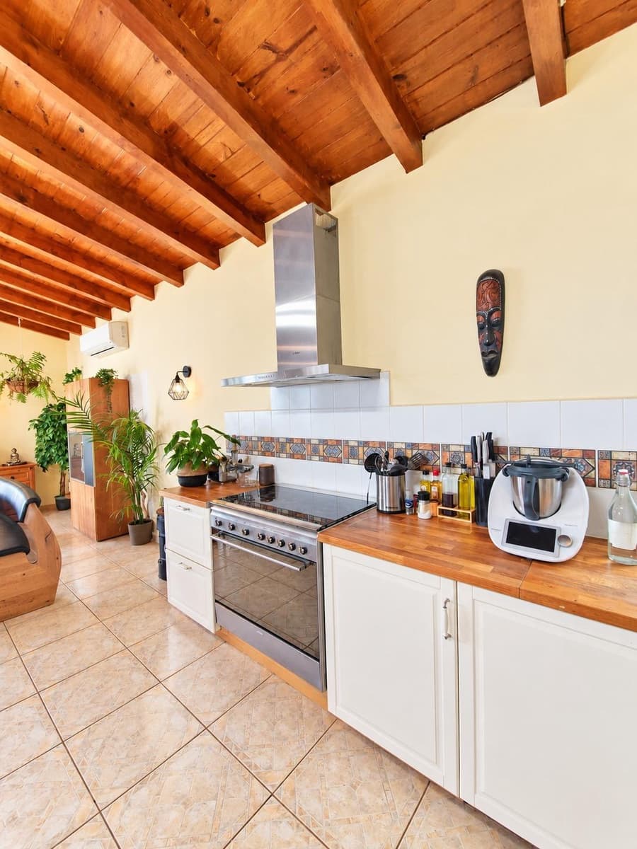 7 chambre Finca/Maison de Campagne à vendre à Guia de Isora avec piscine garage - 960 000 € (Ref: 10109715)