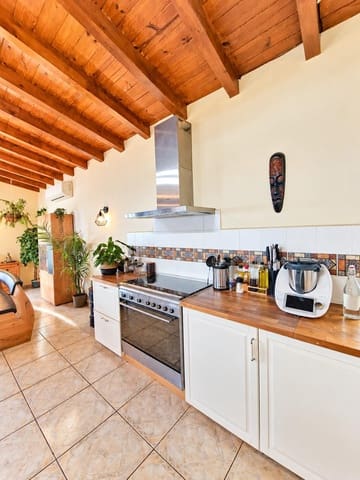 7 chambre Finca/Maison de Campagne à vendre à Guía de Isora avec piscine garage - 960 000 € (Ref: 10109715)