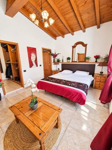 7 chambre Finca/Maison de Campagne à vendre à Guía de Isora avec piscine garage - 960 000 € (Ref: 10109715)