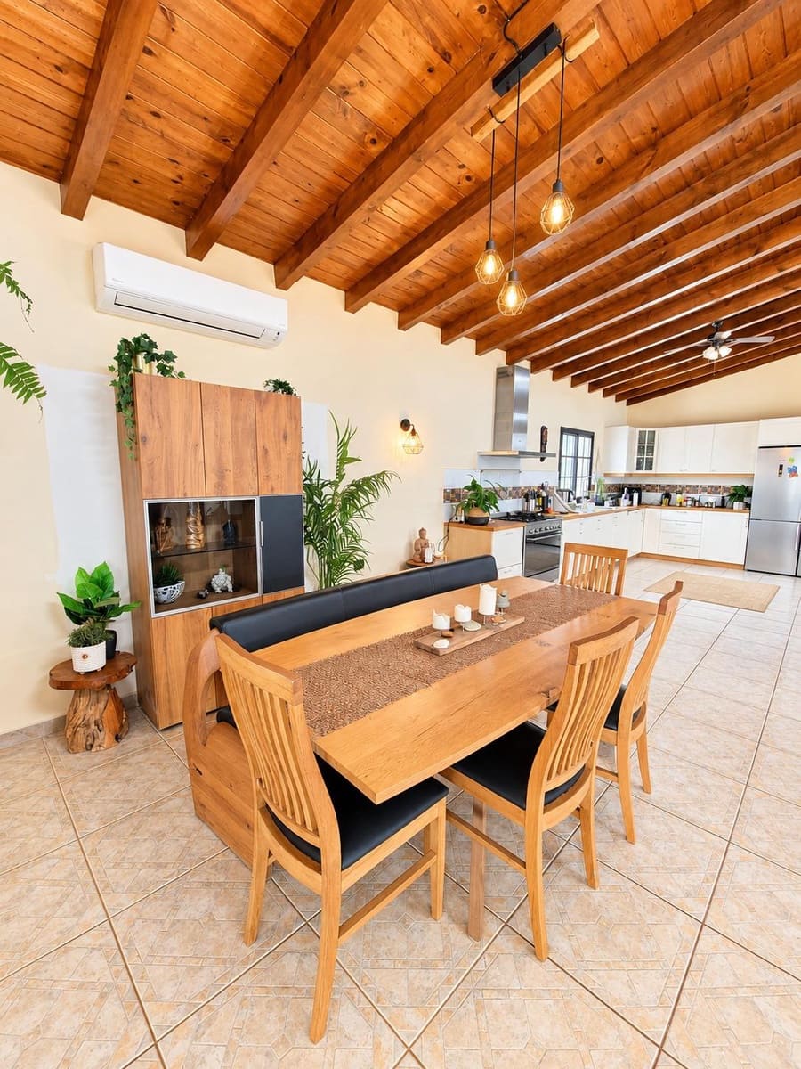 7 chambre Finca/Maison de Campagne à vendre à Guia de Isora avec piscine garage - 960 000 € (Ref: 10109715)