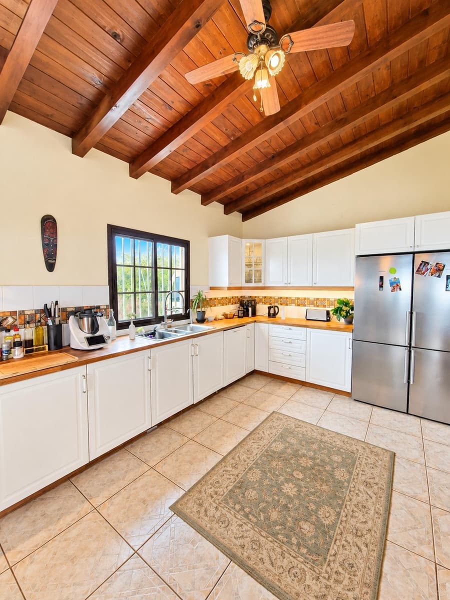 7 chambre Finca/Maison de Campagne à vendre à Guia de Isora avec piscine garage - 960 000 € (Ref: 10109715)