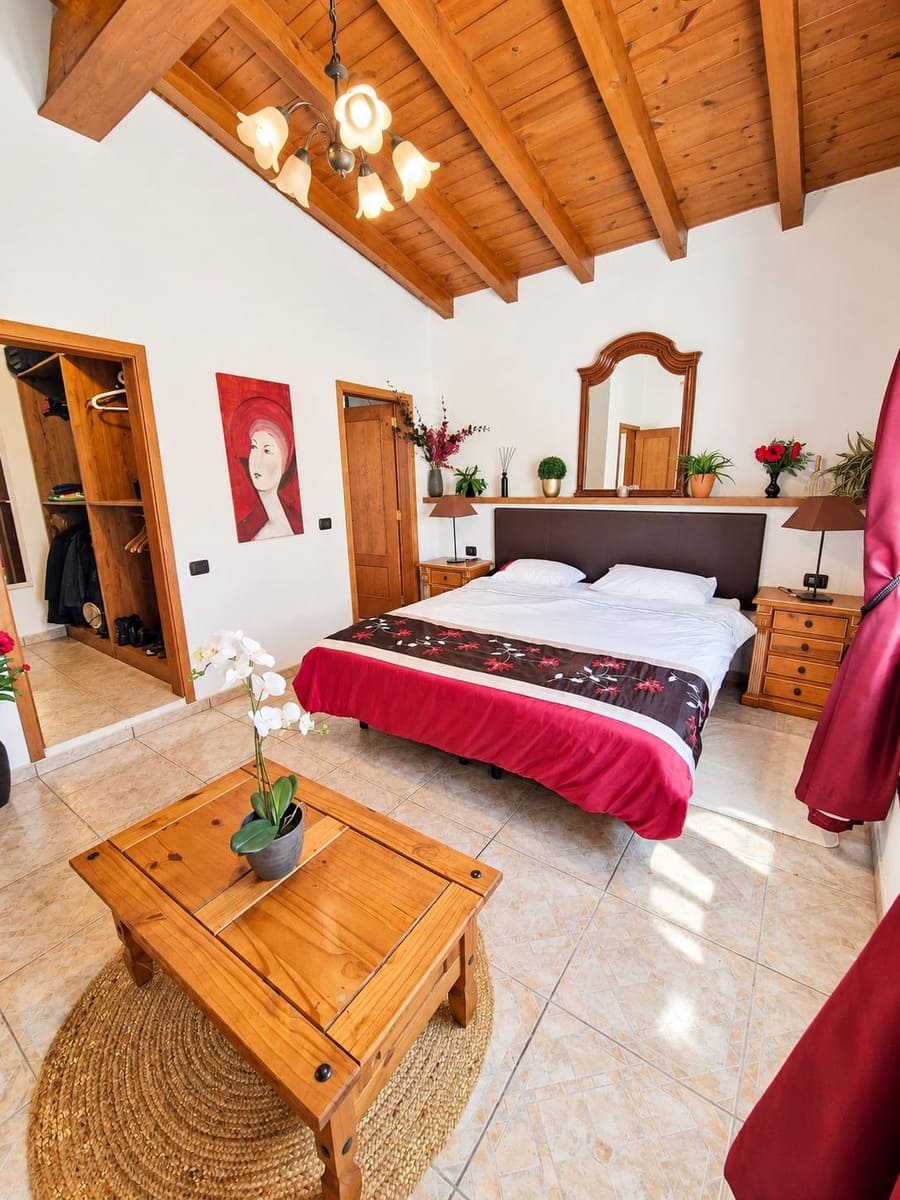 7 chambre Finca/Maison de Campagne à vendre à Guia de Isora avec piscine garage - 960 000 € (Ref: 10109715)