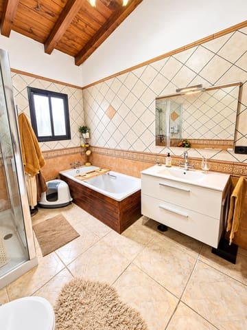 7 chambre Finca/Maison de Campagne à vendre à Guía de Isora avec piscine garage - 960 000 € (Ref: 10109715)