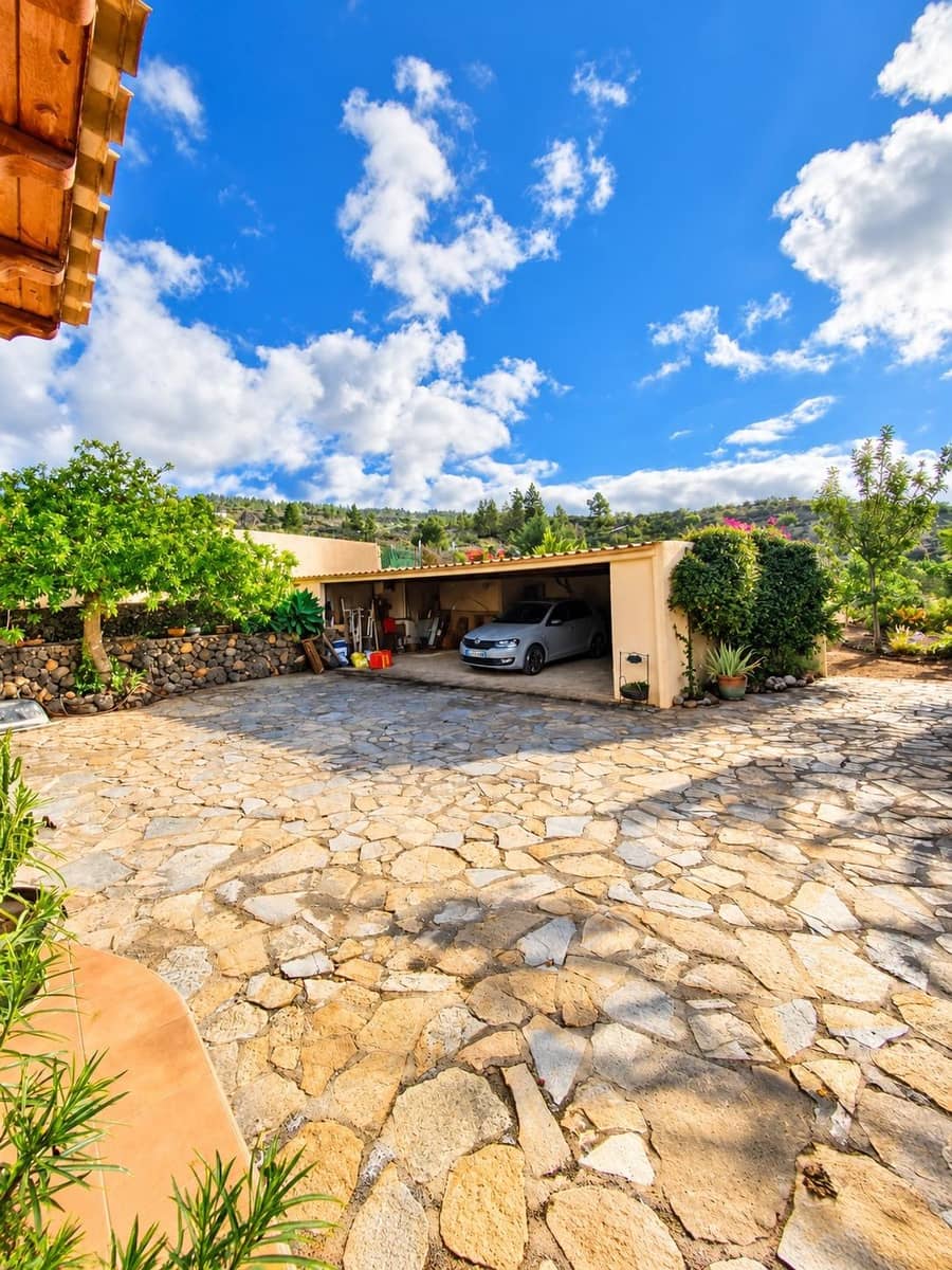 7 chambre Finca/Maison de Campagne à vendre à Guia de Isora avec piscine garage - 960 000 € (Ref: 10109715)