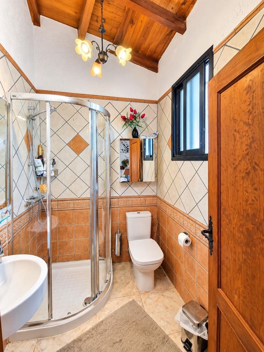 7 chambre Finca/Maison de Campagne à vendre à Guia de Isora avec piscine garage - 960 000 € (Ref: 10109715)