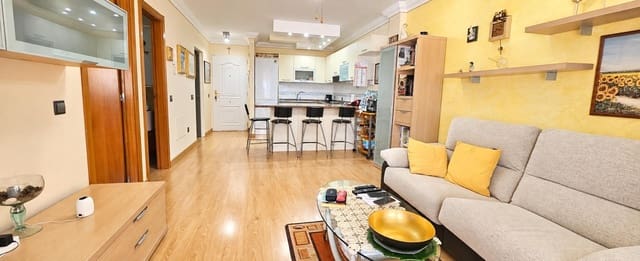 2 makuuhuone Huoneisto myytävänä paikassa Torviscas Centro y Alto, Adeje mukana uima-altaan 
autotalli - 330 000 € (Ref: 10111763)