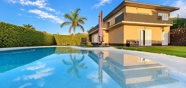 5 Zimmer Villa zu verkaufen in La Orotava mit Pool Garage - 1.360.000 € (Ref: 10111764)