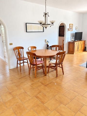 3 soveværelse Villa til salg i Costa del Silencio, Arona med swimmingpool garage - € 470.000 (Ref: 10136093)