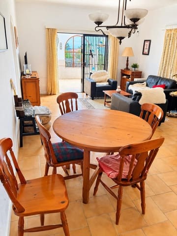 3 soveværelse Villa til salg i Costa del Silencio, Arona med swimmingpool garage - € 470.000 (Ref: 10136093)