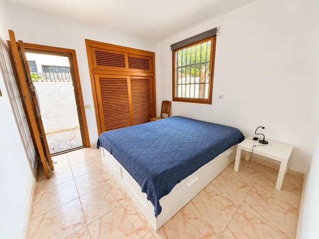2 sypialnia Willa na sprzedaż w Arico z basenem garażem - 385 000 € (Ref: 10183160)
