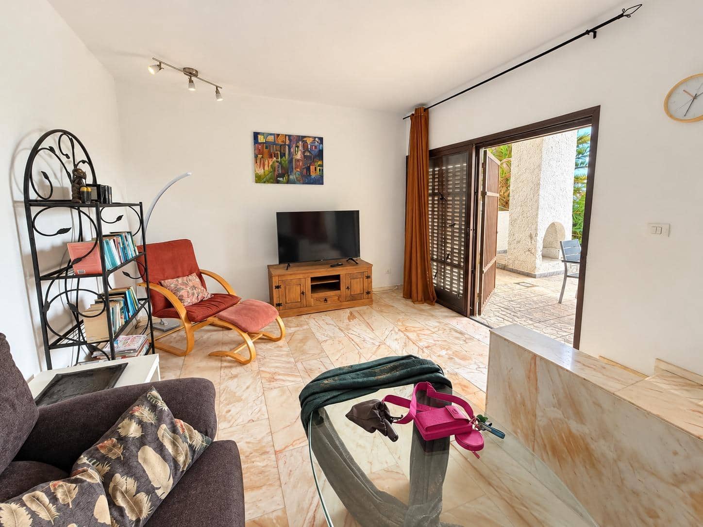 2 slaapkamer Villa te koop in Arico met zwembad garage - € 385.000 (Ref: 10183160)