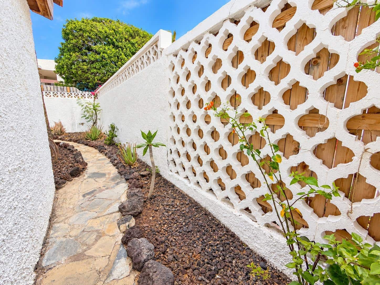 2 slaapkamer Villa te koop in Arico met zwembad garage - € 385.000 (Ref: 10183160)