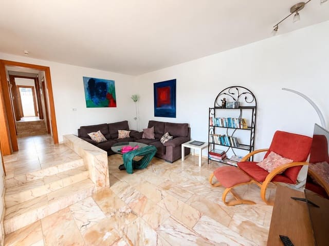 2 sypialnia Willa na sprzedaż w Arico z basenem garażem - 385 000 € (Ref: 10183160)