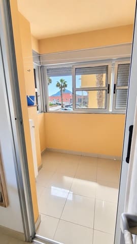 2 soveværelse Lejlighed til leje i El Medano, Granadilla de Abona med garage - € 1.500 (Ref: 10183162)