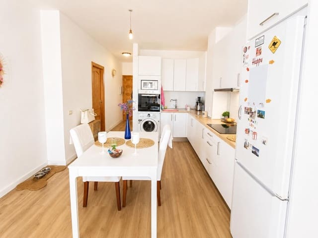 Ático de 3 habitaciones en La Camella, Arona en venta - 245.000 € (Ref: 9901437)
