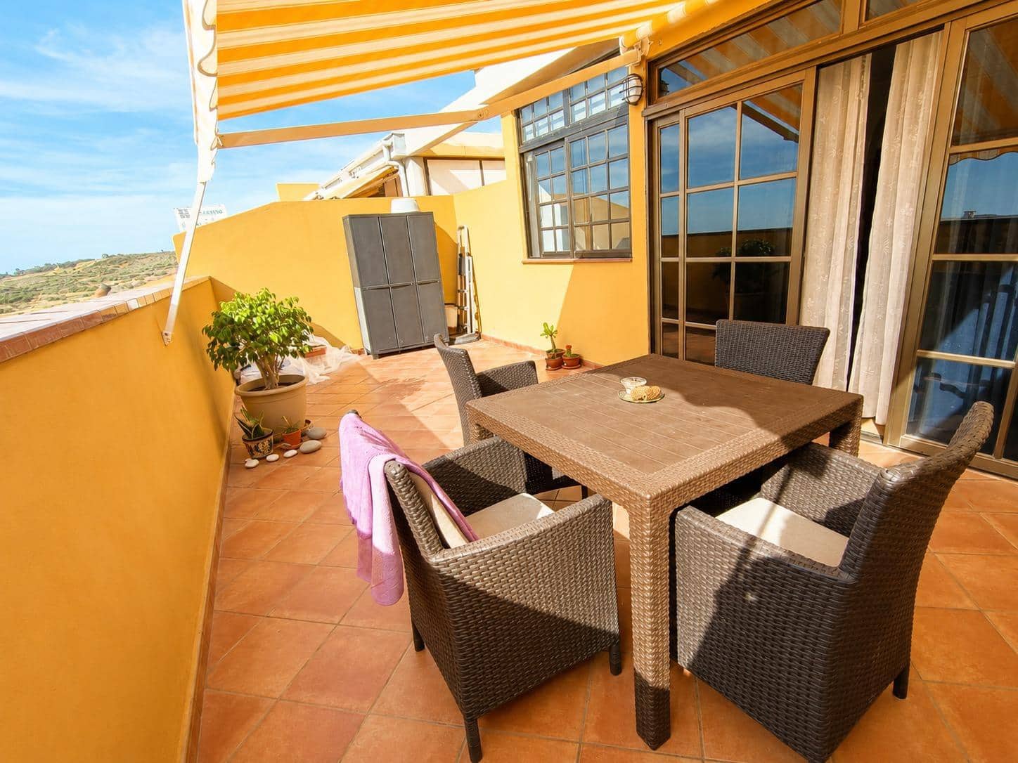 Ático de 3 habitaciones en La Camella en venta - 245.000 € (Ref: 9901437)