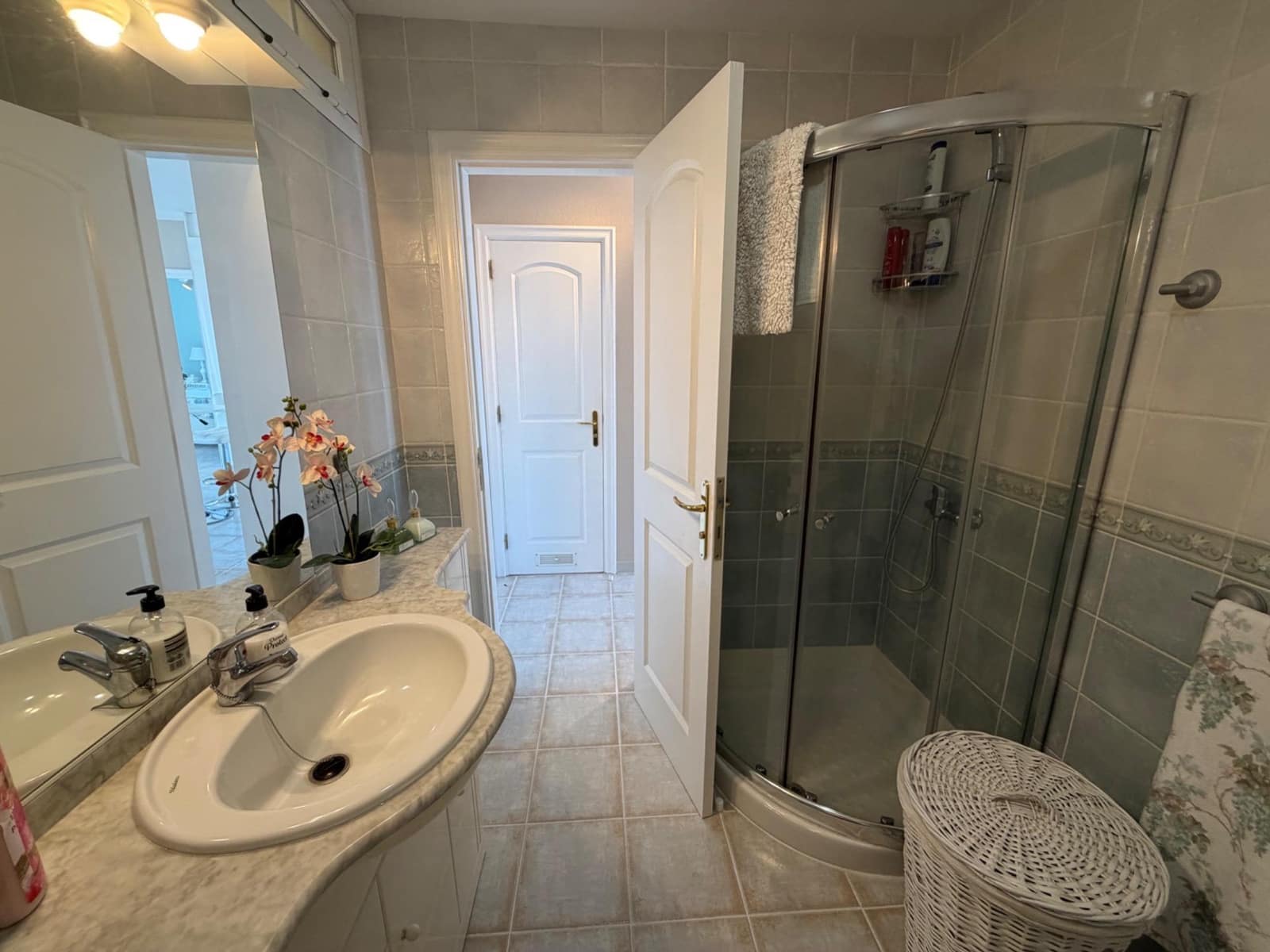 2 sypialnia Apartament na sprzedaż w Chayofa z basenem garażem - 310 000 € (Ref: 9901444)