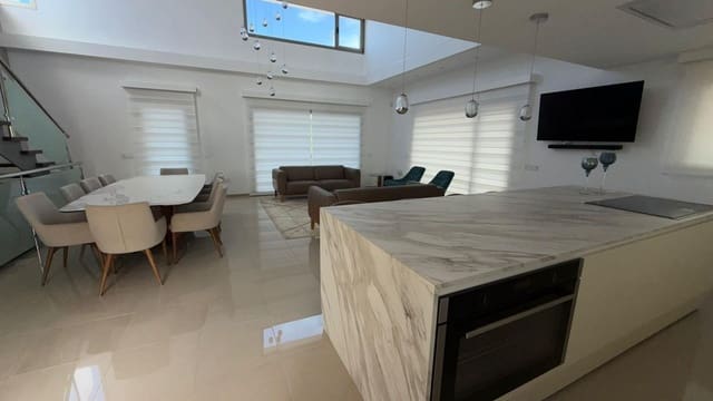 Chalet de 4 habitaciones en La Orotava en venta con garaje - 1.200.000 € (Ref: 9901447)