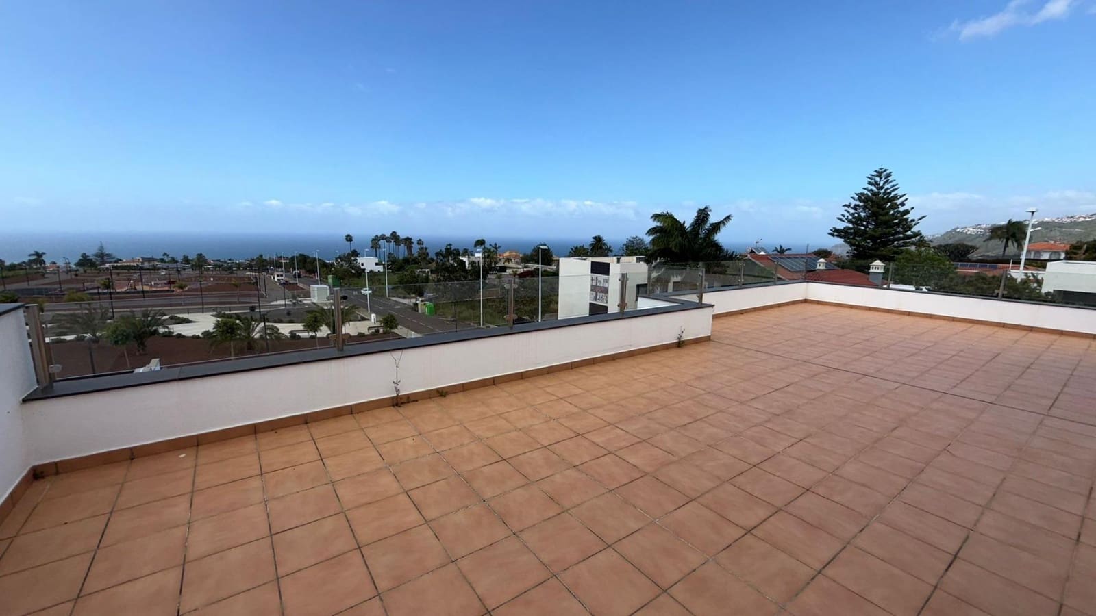 Chalet de 4 habitaciones en La Orotava en venta con garaje - 1.200.000 € (Ref: 9901447)