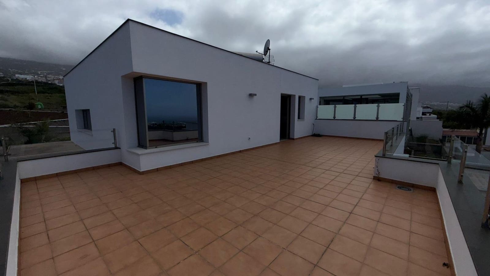 Chalet de 4 habitaciones en La Orotava en venta con garaje - 1.200.000 € (Ref: 9901447)