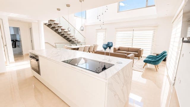 4 soverom Villa til salgs i La Orotava med garasje - € 1 200 000 (Ref: 9901447)