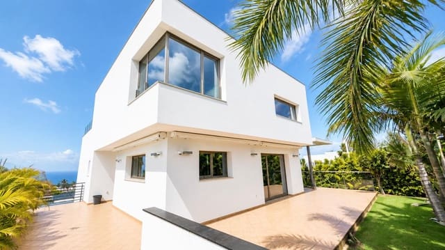 4 soverom Villa til salgs i La Orotava med garasje - € 1 200 000 (Ref: 9901447)