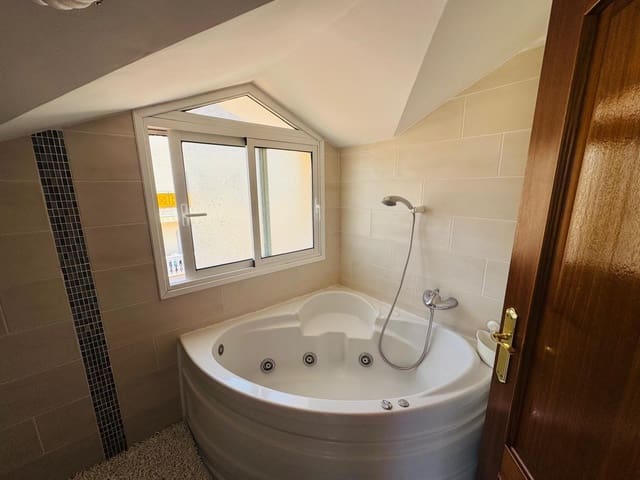 2 Zimmer Penthouse zu verkaufen in Los Cristianos, Arona mit Pool - 399.000 € (Ref: 9901448)