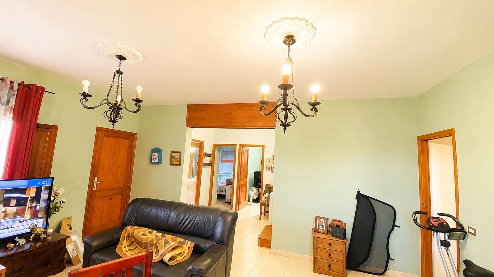 5 bedroom Villa for sale in Tacoronte - € 450,000 (Ref: 9901451)