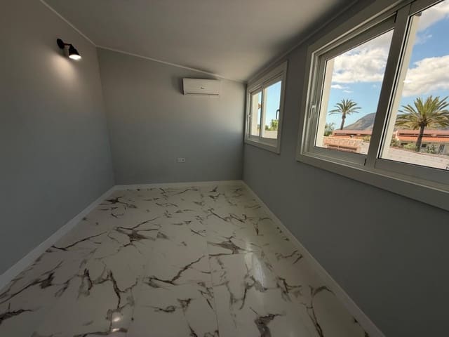 Bungalow de 5 habitaciones en Chayofa, Arona en venta con garaje - 650.000 € (Ref: 9901452)