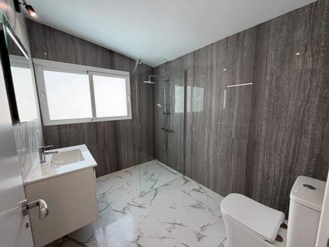 Bungalow de 5 habitaciones en Chayofa, Arona en venta con garaje - 650.000 € (Ref: 9901452)