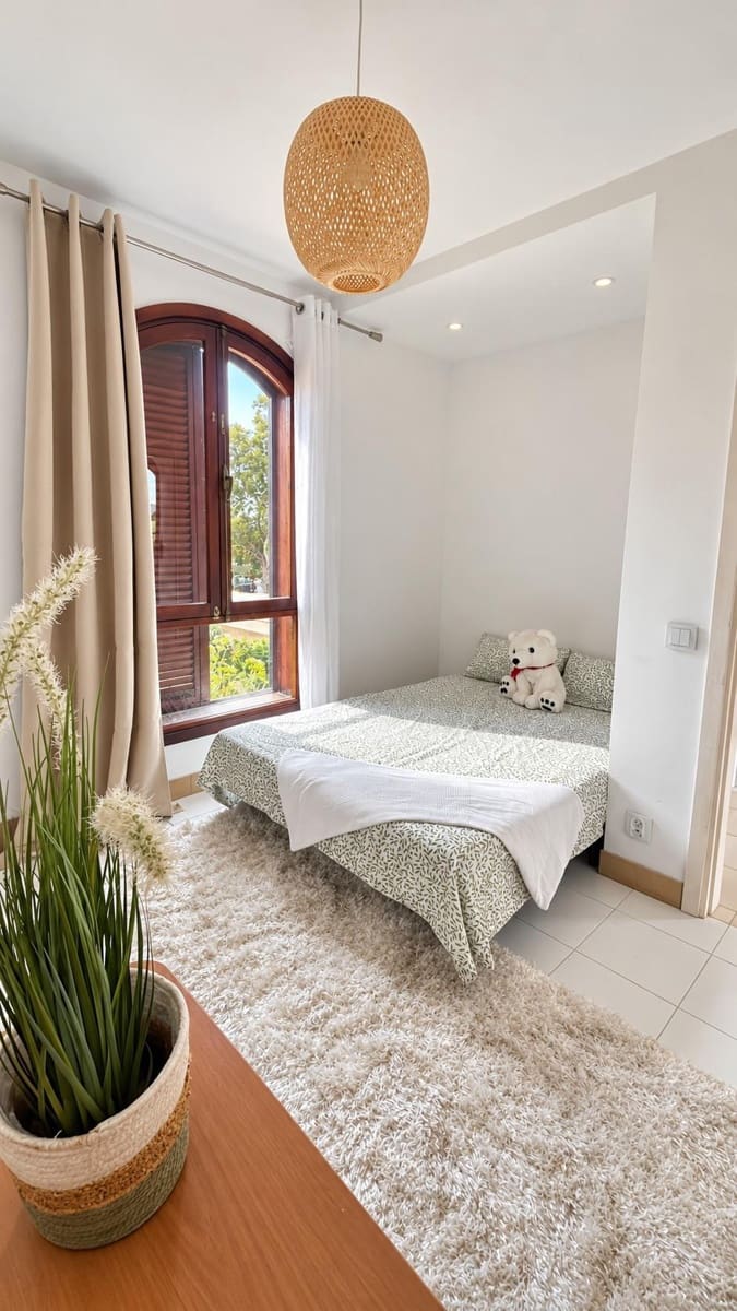 3 slaapkamer Rijtjeshuis te koop in Costa del Silencio met zwembad - € 328.000 (Ref: 9901456)