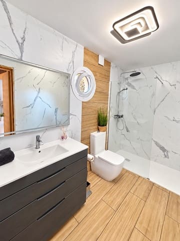 3 slaapkamer Rijtjeshuis te koop in Costa del Silencio, Arona met zwembad - € 328.000 (Ref: 9901456)