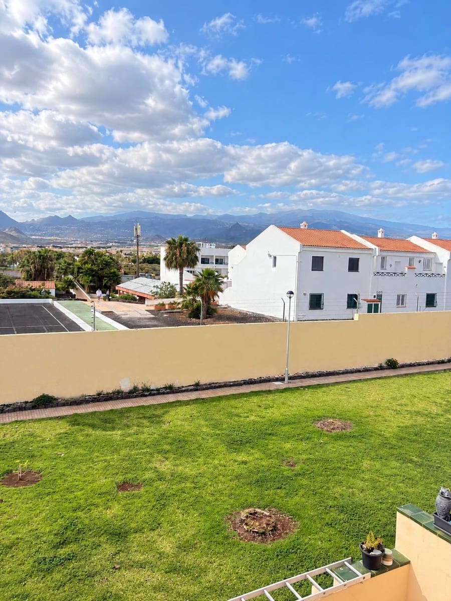 3 slaapkamer Rijtjeshuis te koop in Costa del Silencio met zwembad - € 328.000 (Ref: 9901456)