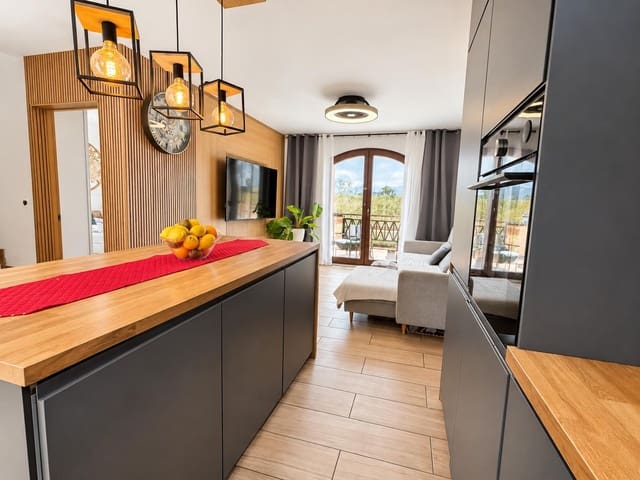 3 slaapkamer Rijtjeshuis te koop in Costa del Silencio, Arona met zwembad - € 328.000 (Ref: 9901456)