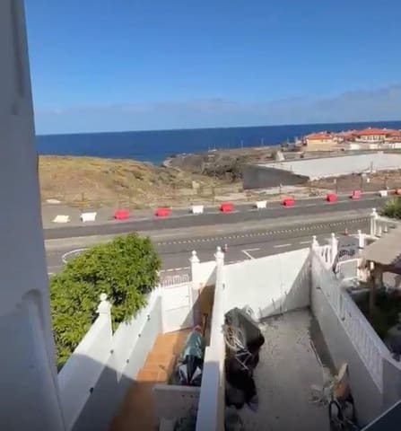 Appartement de 3 chambres à louer à El Medano, Granadilla de Abona - 1 300 € (Ref: 9901459)