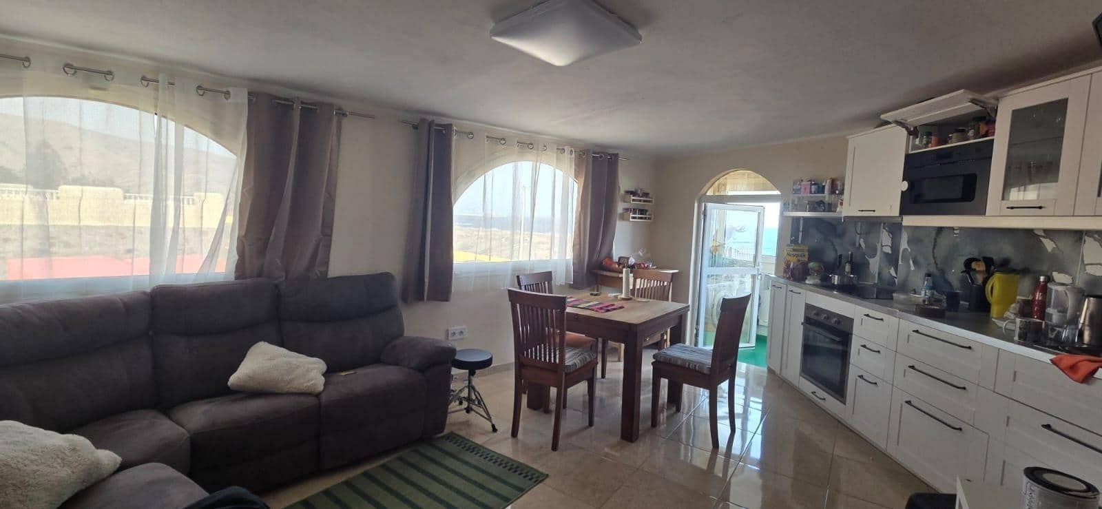 Appartement de 3 chambres à louer à El Medano - 1 300 € (Ref: 9901459)