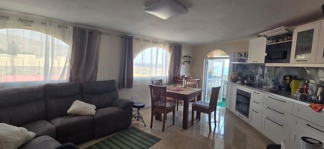 Appartement de 3 chambres à louer à El Medano, Granadilla de Abona - 1 300 € (Ref: 9901459)