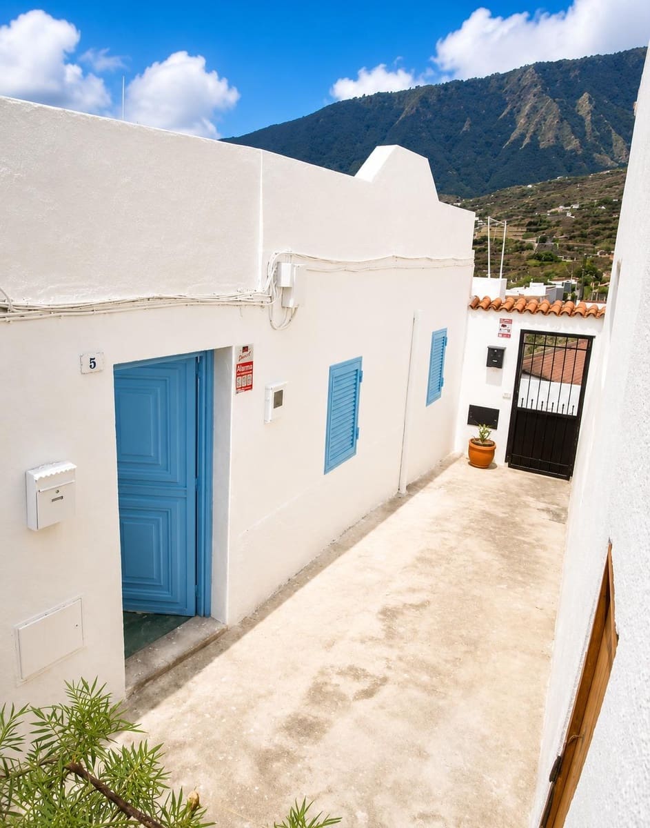 3 bedroom Villa for sale in Guimar - € 205,000 (Ref: 9901462)