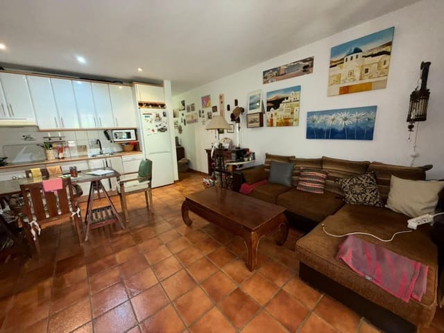 1 soverom Leilighet til salgs i El Medano, Granadilla de Abona med svømmebasseng garasje - € 350 000 (Ref: 9901465)
