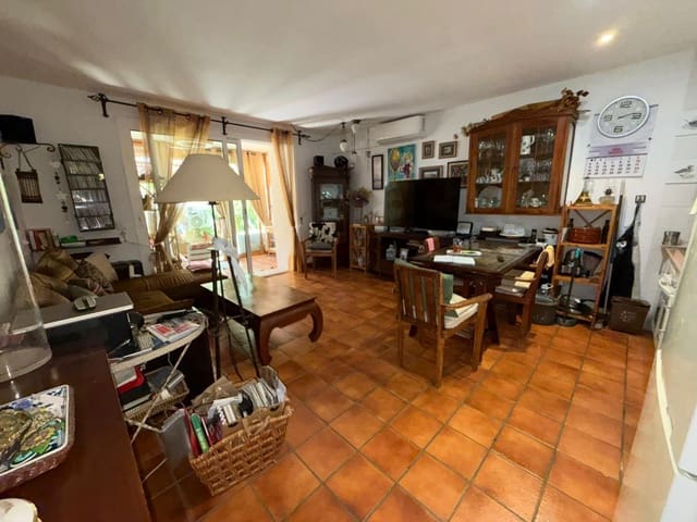 1 soverom Leilighet til salgs i El Medano, Granadilla de Abona med svømmebasseng garasje - € 350 000 (Ref: 9901465)