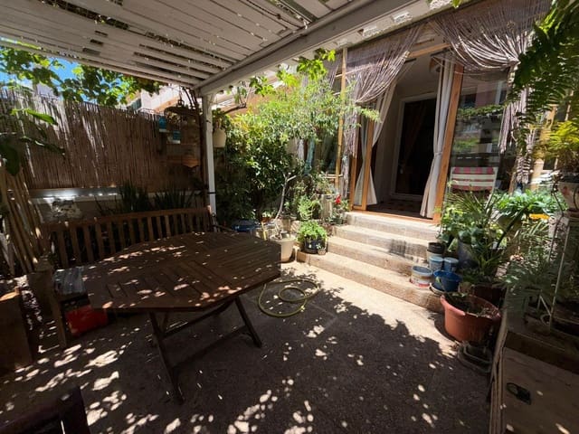 1 soverom Leilighet til salgs i El Medano, Granadilla de Abona med svømmebasseng garasje - € 350 000 (Ref: 9901465)