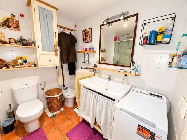 Apartamento de 1 habitación en El Medano, Granadilla de Abona en venta con piscina garaje - 350.000 € (Ref: 9901465)