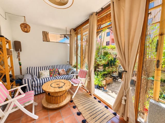 Apartamento de 1 habitación en El Medano, Granadilla de Abona en venta con piscina garaje - 350.000 € (Ref: 9901465)