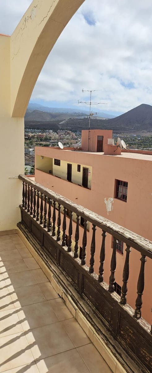 1 sovrum Takvåning till salu i Los Cristianos - 217 000 € (Ref: 9901470)