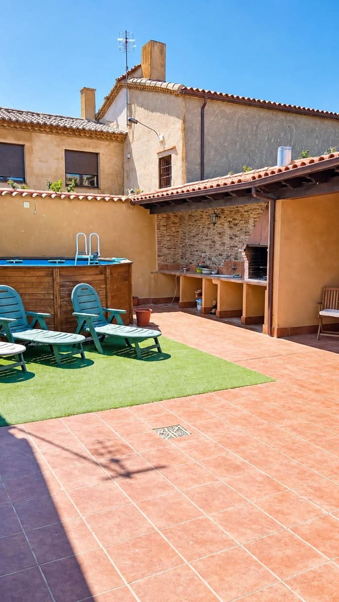3 bedroom Townhouse for sale in Villarrin de Campos - € 90,000 (Ref: 9955940)