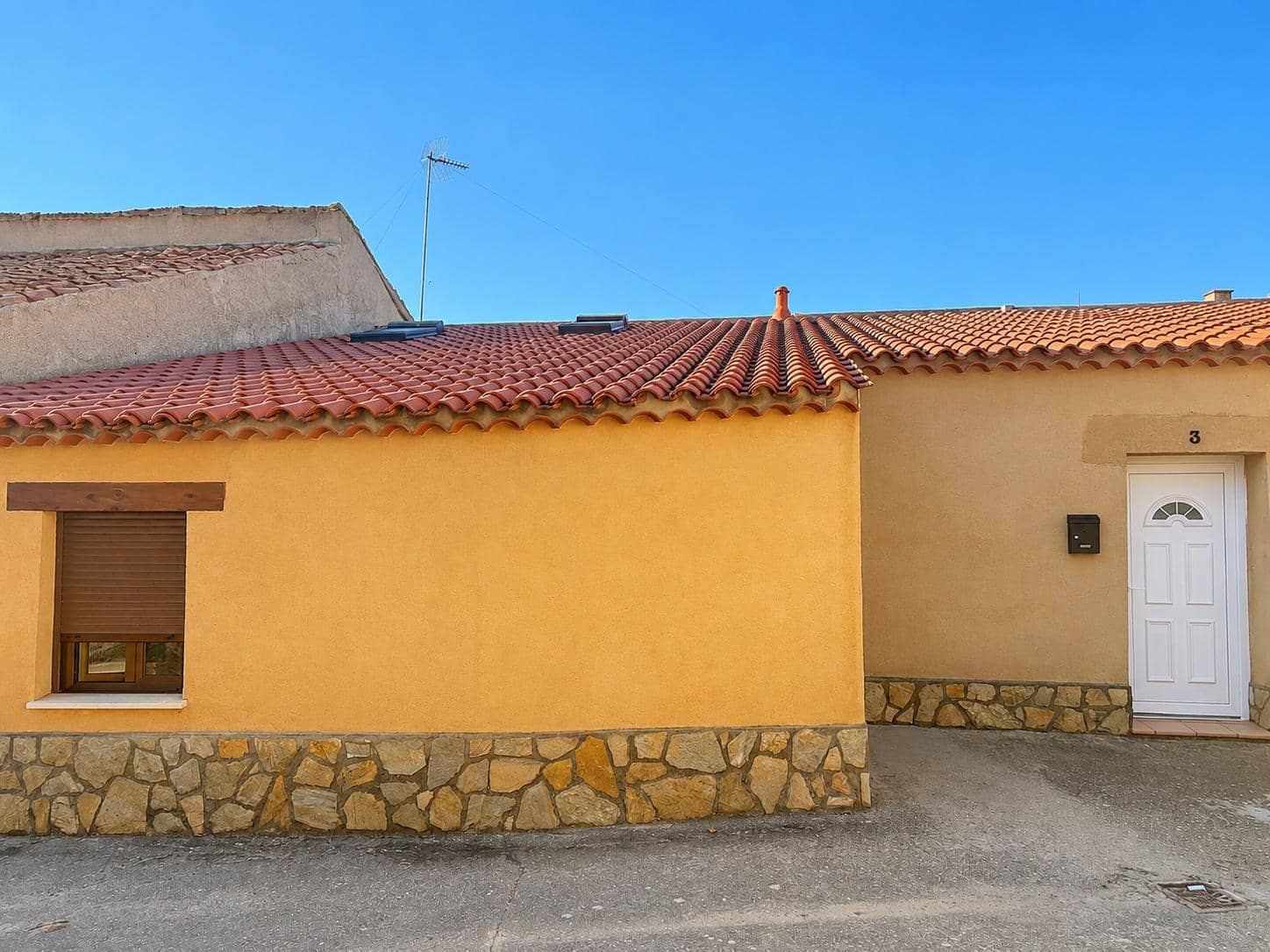 3 bedroom Townhouse for sale in Villarrin de Campos - € 90,000 (Ref: 9955940)