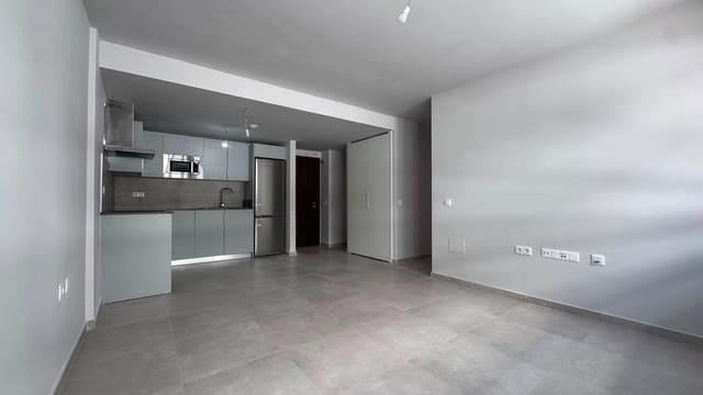 2 bedroom Penthouse for sale in Cabo Blanco, Arona with garage - € 249,000 (Ref: 9959782)