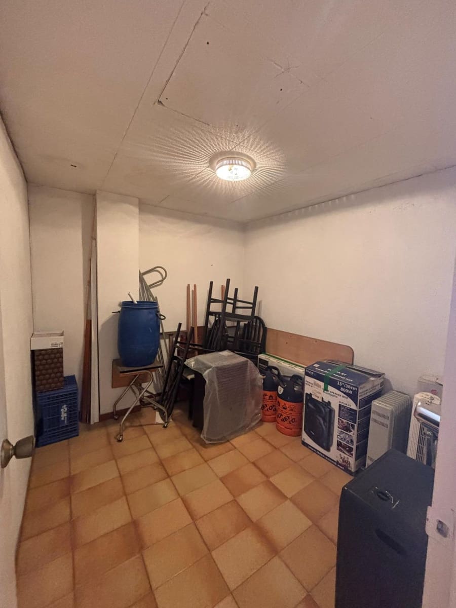 6 bedroom Townhouse for sale in Bitem - € 130,000 (Ref: 10155468)