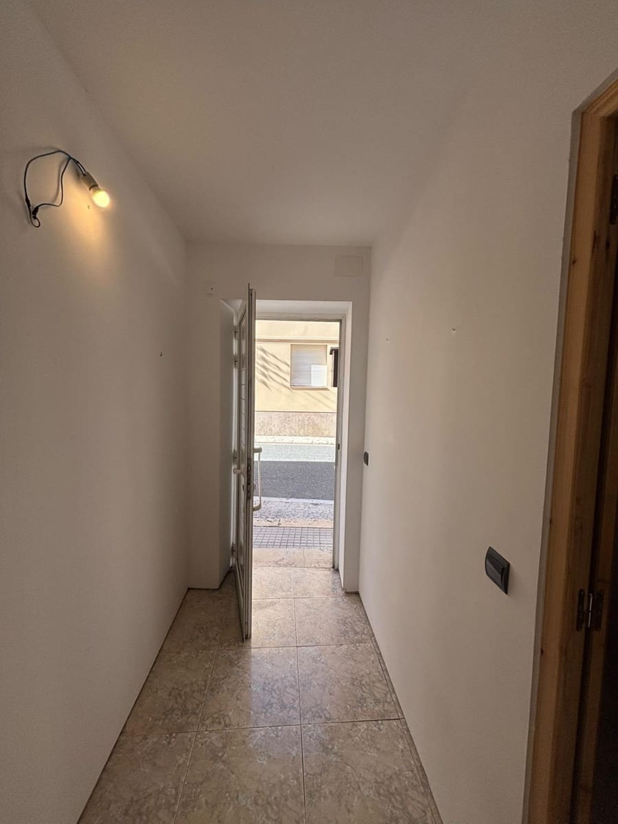 6 bedroom Townhouse for sale in Bitem - € 130,000 (Ref: 10155468)